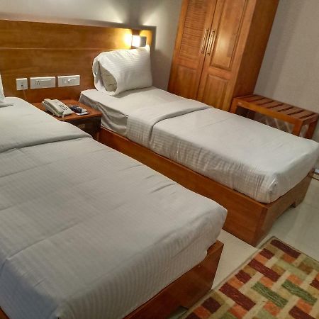 Hotel Devanganam Residency Guruvāyūr Exterior foto