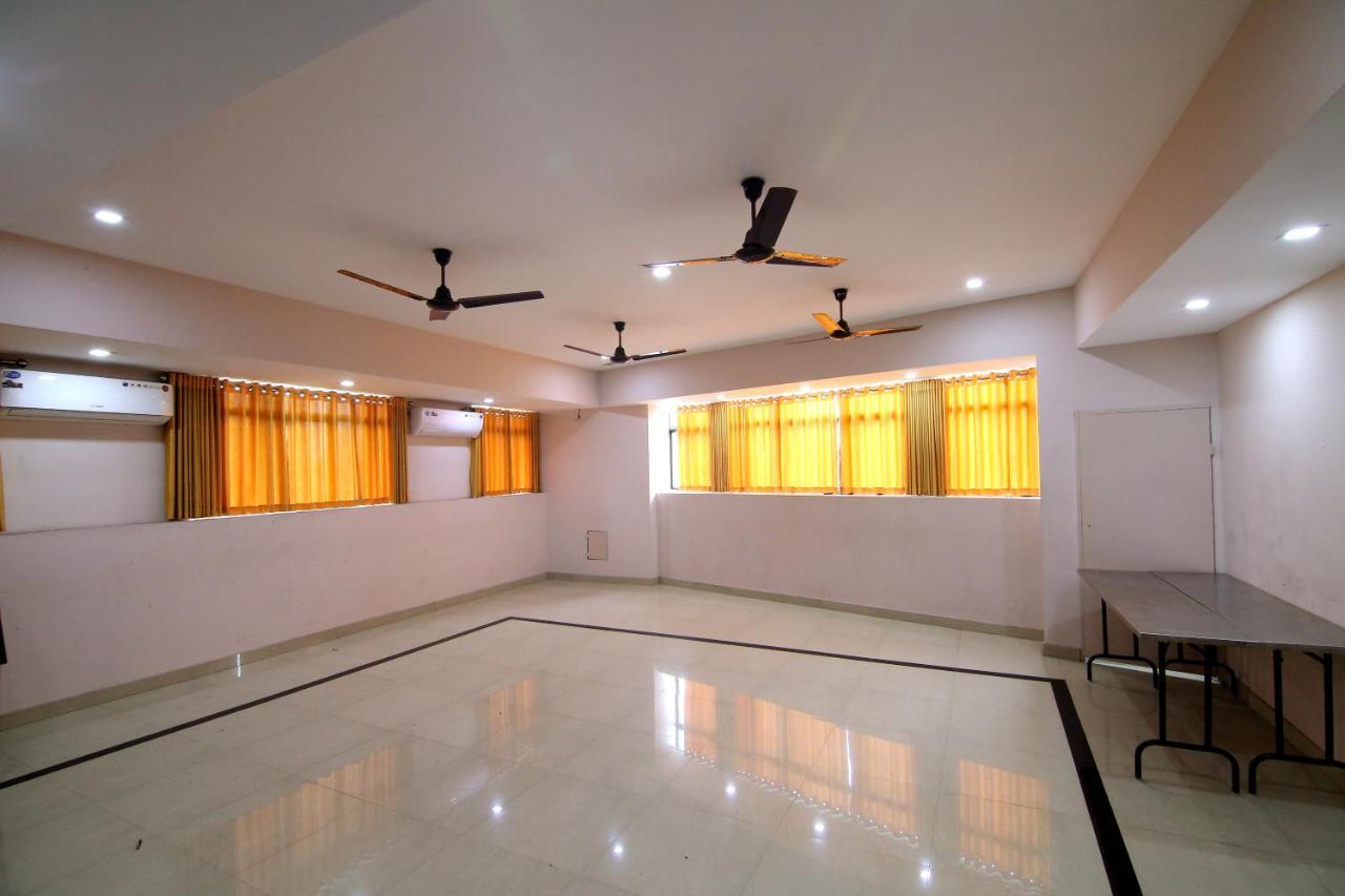 Hotel Devanganam Residency Guruvāyūr Exterior foto