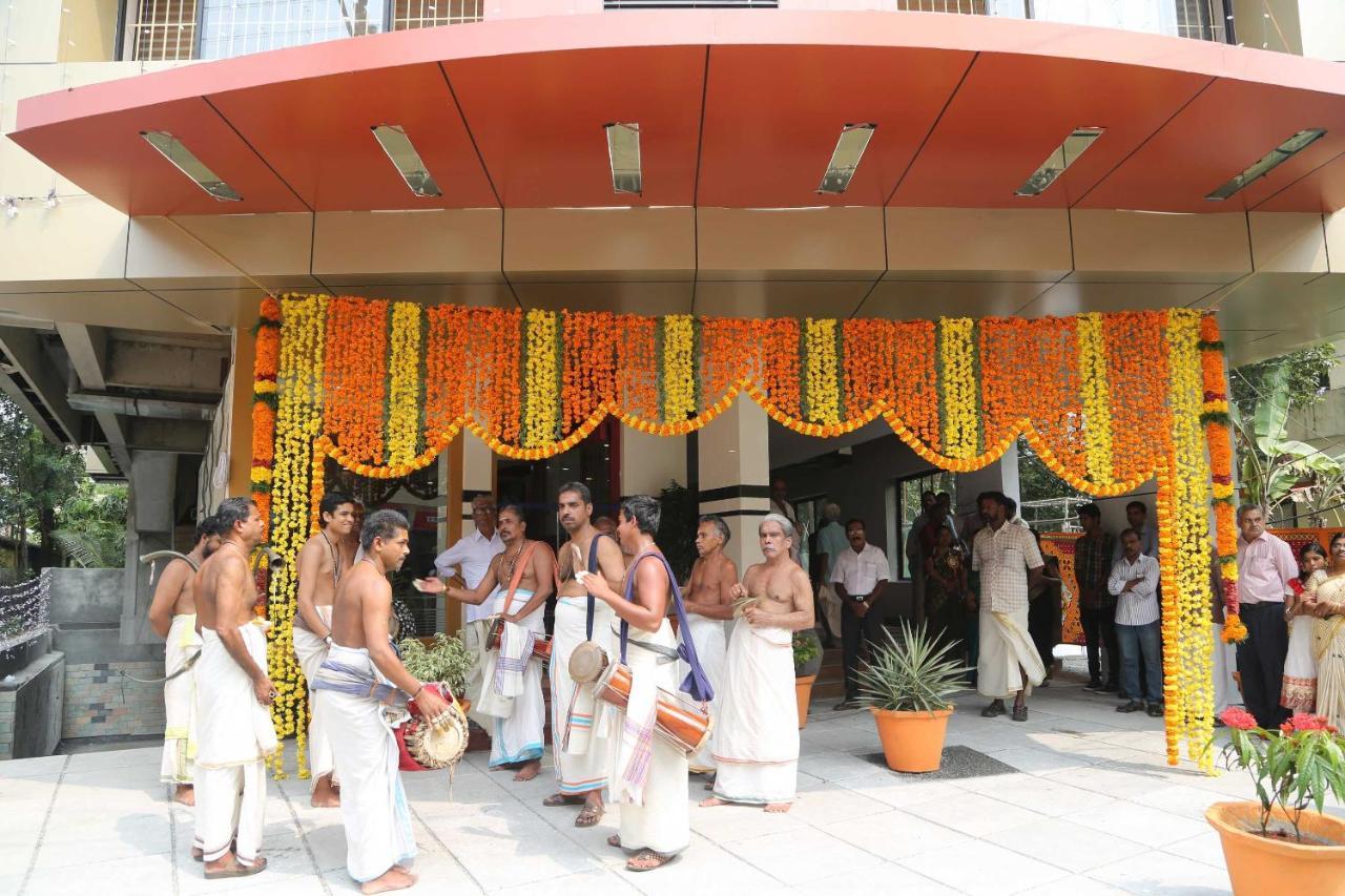 Hotel Devanganam Residency Guruvāyūr Exterior foto