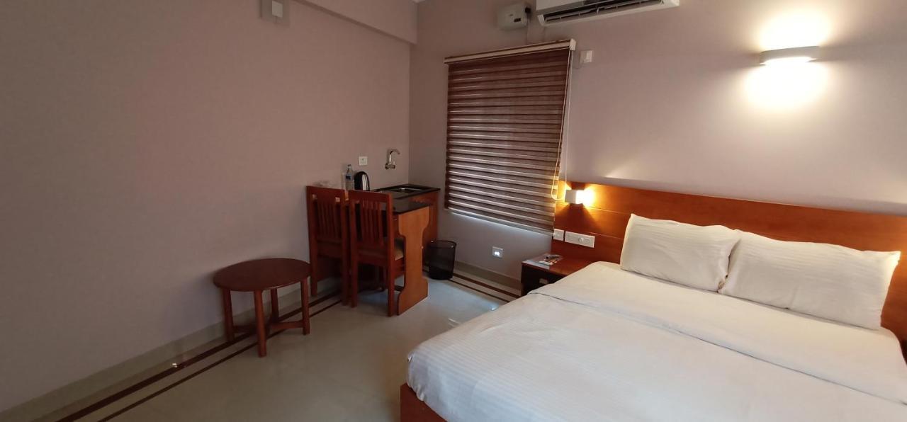 Hotel Devanganam Residency Guruvāyūr Exterior foto