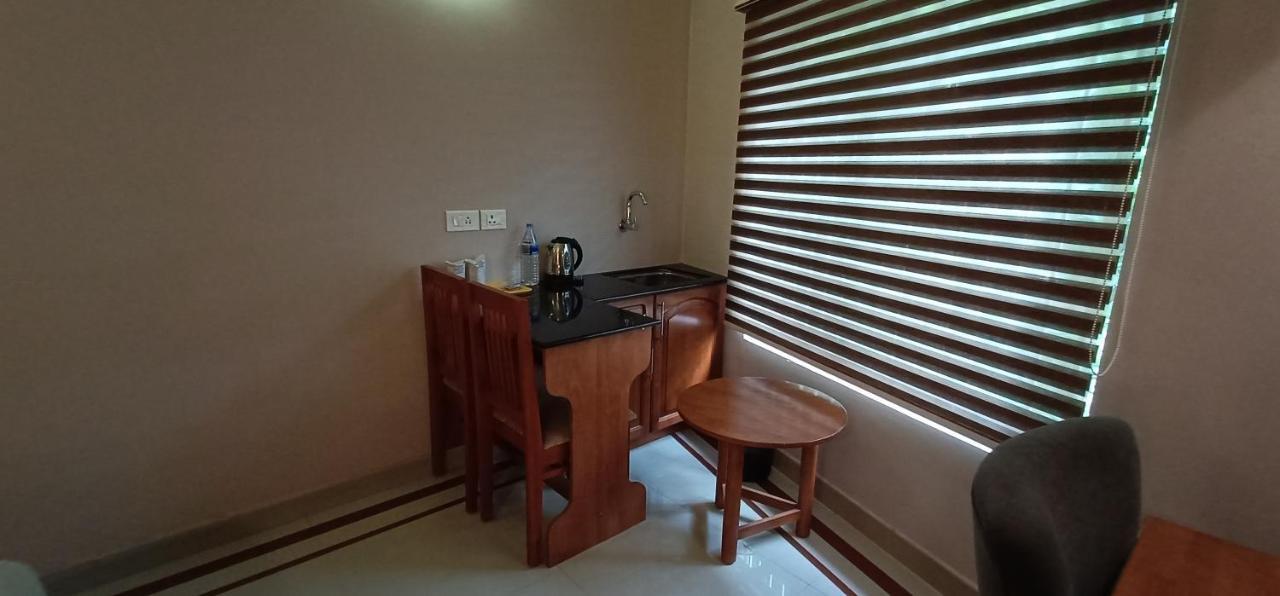 Hotel Devanganam Residency Guruvāyūr Exterior foto
